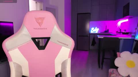 Emi online show from 10/16/25, 04:08