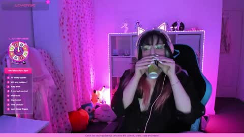 Snapshot of wrenvalentine chatting on 11/22/25, 09:41 Wren Valentine online show from 11/22/25, 09:41