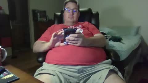 Snapshot of wvalentin0 chatting on 11/18/25, 05:45 Wren online show from 11/18/25, 05:45