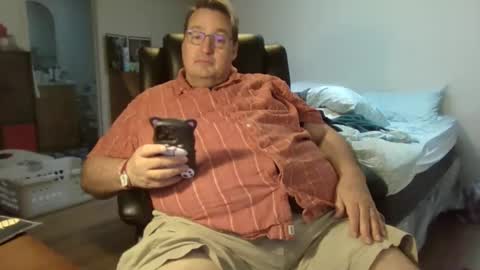 Snapshot of wvalentin0 chatting on 11/18/25, 06:34 Wren online show from 11/18/25, 06:34