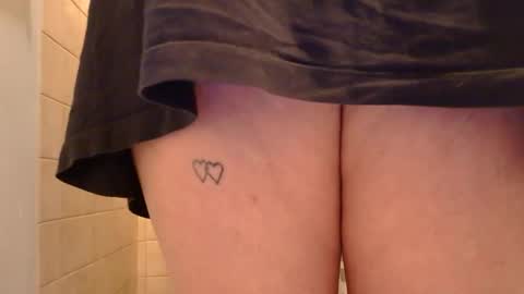 x2kayx2 online show from 11/12/25, 08:37