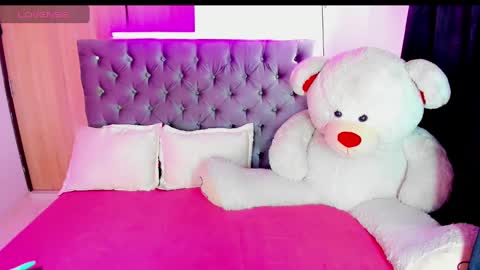 Snapshot of x_indomitable1 chatting on 01/19/25, 04:57 Maria Juliana online show from 01/19/25, 04:57