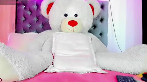Snapshot of x_indomitable1 chatting on 02/21/25, 10:15 Maria Juliana online show from 02/21/25, 10:15