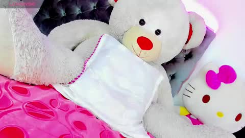 Snapshot of x_indomitable1 chatting on 02/28/25, 11:03 Maria Juliana online show from 02/28/25, 11:03