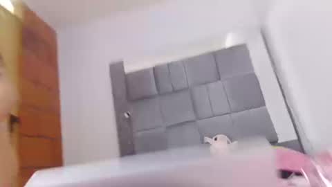 Snapshot of x_nyokoo chatting on 09/09/25, 05:23 My other accont x nyoko online show from 09/09/25, 05:23