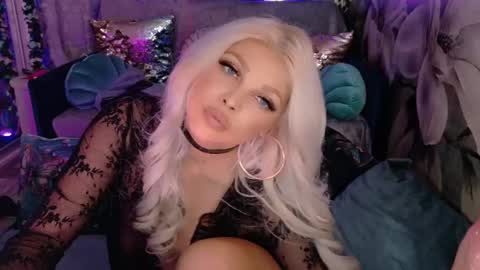 Snapshot of xalexax chatting on 03/01/25, 06:11 sooo hey im Sperm Mystik from Fuckistan i want you full my all holes bcs i have penis fever online show from 03/01/25, 06:11