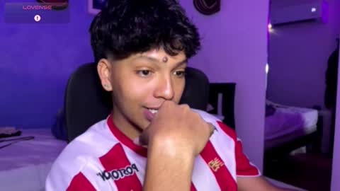 Snapshot of xander_bonnet1 chatting on 12/03/25, 04:49 Xander bonnet online show from 12/03/25, 04:49