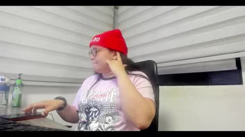 xander_taylor_ online show from 10/17/25, 05:21