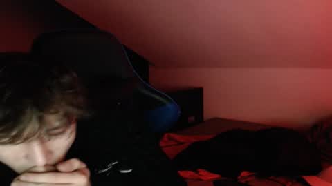 Snapshot of xandiigmusik chatting on 11/24/25, 04:23 rx4per online show from 11/24/25, 04:23