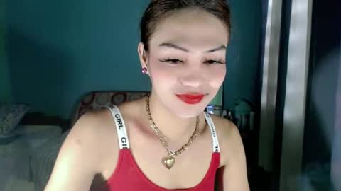 Snapshot of xangel_redx chatting on 12/29/24, 10:47 ANGEL online show from 12/29/24, 10:47