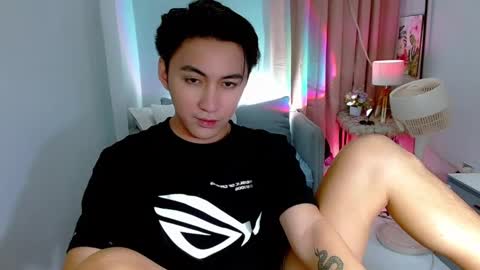 Snapshot of xasianprince4youx chatting on 12/05/24, 07:38 khris online show from 12/05/24, 07:38