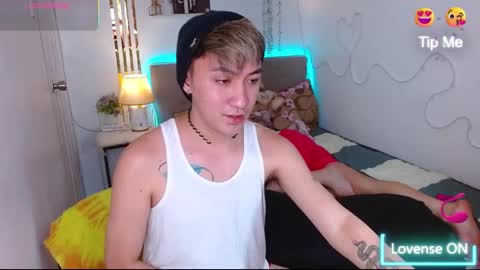 Snapshot of xasianprince4youx chatting on 10/24/25, 07:10 khris online show from 10/24/25, 07:10