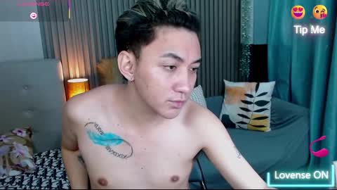 Snapshot of xasianprince4youx chatting on 11/01/25, 06:54 khris online show from 11/01/25, 06:54