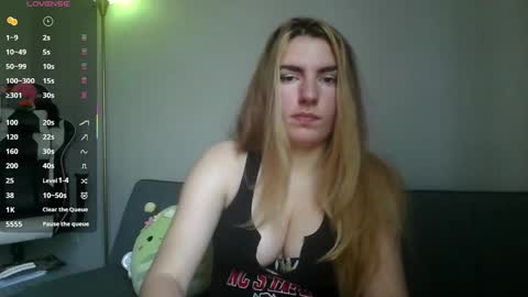  charlotte euphoria  online show from 10/17/25, 08:33