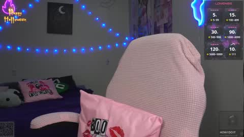 spoil me here  online show from 10/23/25, 05:33