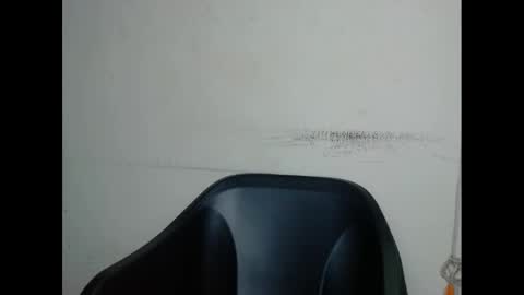 Snapshot of xcreamypussy chatting on 01/03/25, 02:10 xcreamypussy online show from 01/03/25, 02:10