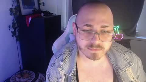 Snapshot of xfabian_love chatting on 09/24/25, 06:28 F A B I A N online show from 09/24/25, 06:28