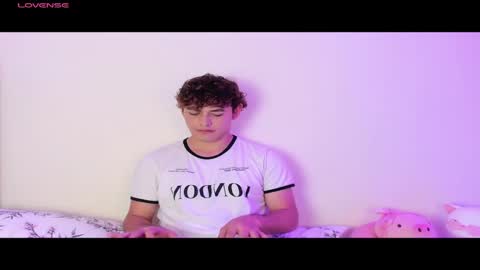 Snapshot of xhans17 chatting on 12/24/24, 05:02 xhan online show from 12/24/24, 05:02