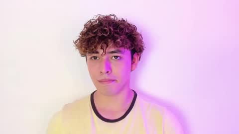 Snapshot of xhans17 chatting on 12/31/24, 01:36 xhan online show from 12/31/24, 01:36