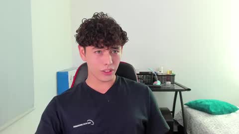 Snapshot of xhans17 chatting on 02/20/25, 03:45 xhan online show from 02/20/25, 03:45