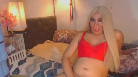 Snapshot of xhardcock2playx chatting on 12/22/24, 04:27 GODDESS KRISTEL online show from 12/22/24, 04:27