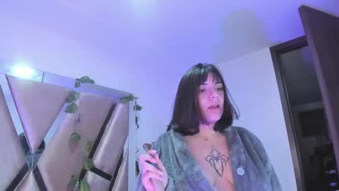 Snapshot of xhinata_hyugaxx chatting on 01/04/25, 01:52 hinata  online show from 01/04/25, 01:52