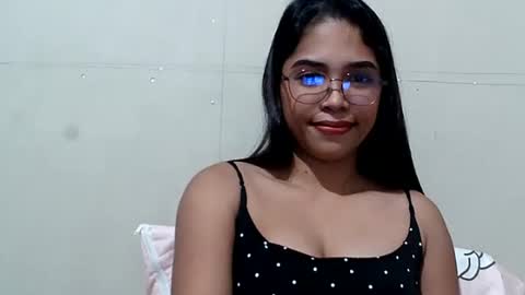 Snapshot of xiaomeee chatting on 10/27/25, 09:35 xiaomeee online show from 10/27/25, 09:35