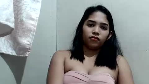 Snapshot of xiaomeee chatting on 11/26/25, 10:27 xiaomeee online show from 11/26/25, 10:27