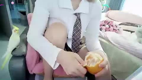 Snapshot of xiaoyu_cn chatting on 11/16/25, 05:02 xiaoyu online show from 11/16/25, 05:02