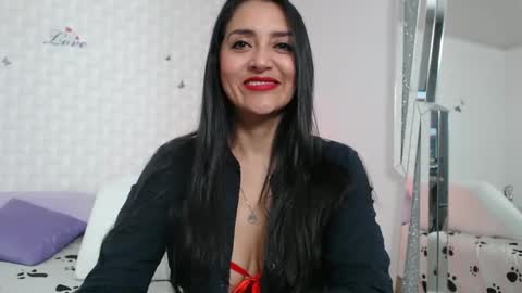 Snapshot of ximenaa_suarez chatting on 01/29/25, 03:44 ximena suarez online show from 01/29/25, 03:44