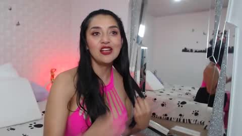 Snapshot of ximenaa_suarez chatting on 02/07/25, 04:59 ximena suarez online show from 02/07/25, 04:59