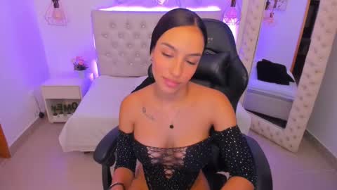 Snapshot of xiomara_cortes chatting on 02/25/25, 07:25 xiomara_cortes online show from 02/25/25, 07:25
