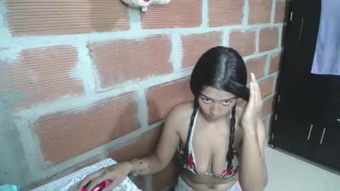 xiomi705825 online show from 10/31/25, 04:13