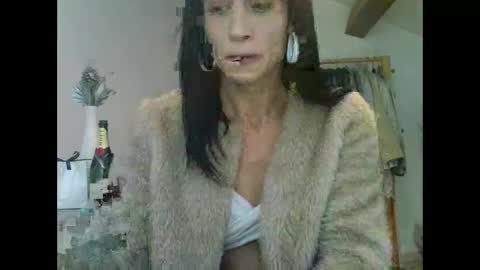 Snapshot of xlecram chatting on 11/01/25, 11:34 Wendy online show from 11/01/25, 11:34