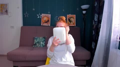 Snapshot of xloe_queen chatting on 12/25/24, 09:34 Chloe online show from 12/25/24, 09:34