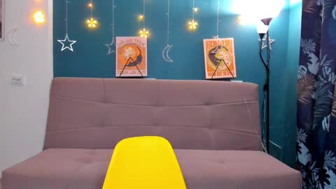 Snapshot of xloe_queen chatting on 01/23/25, 01:02 Chloe online show from 01/23/25, 01:02