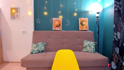 Snapshot of xloe_queen chatting on 02/14/25, 08:42 Chloe online show from 02/14/25, 08:42