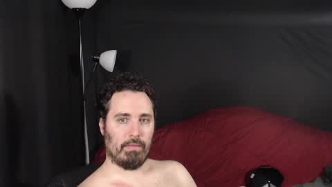 Snapshot of xmetalstudx chatting on 12/17/24, 05:07 MetalstudMaster online show from 12/17/24, 05:07