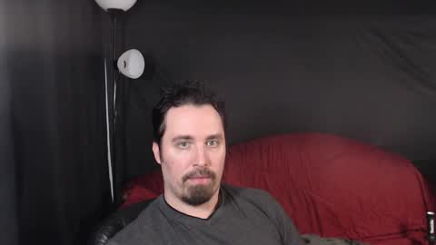 Snapshot of xmetalstudx chatting on 01/20/25, 01:18 MetalstudMaster online show from 01/20/25, 01:18