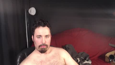 Snapshot of xmetalstudx chatting on 02/08/25, 01:54 MetalstudMaster online show from 02/08/25, 01:54