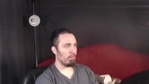 Snapshot of xmetalstudx chatting on 02/24/25, 04:04 MetalstudMaster online show from 02/24/25, 04:04