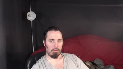 Snapshot of xmetalstudx chatting on 02/28/25, 02:53 MetalstudMaster online show from 02/28/25, 02:53