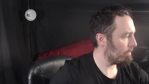 Snapshot of xmetalstudx chatting on 03/04/25, 02:17 MetalstudMaster online show from 03/04/25, 02:17