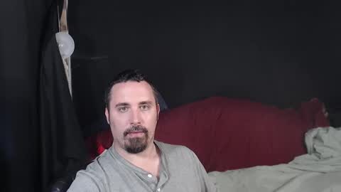 Snapshot of xmetalstudx chatting on 10/03/25, 02:41 MetalstudMaster online show from 10/03/25, 02:41