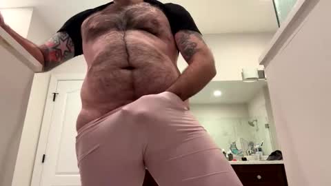 Snapshot of xmikemikex chatting on 10/23/25, 06:06 xmikemikex online show from 10/23/25, 06:06