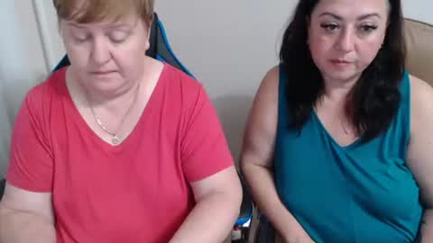 Snapshot of xmollyjanex chatting on 09/28/25, 08:25 XMollyJaneX online show from 09/28/25, 08:25