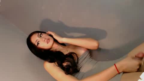 Snapshot of xnaughtyandsweet69_ chatting on 02/27/25, 04:43 JACKY DELOS SANTOS online show from 02/27/25, 04:43