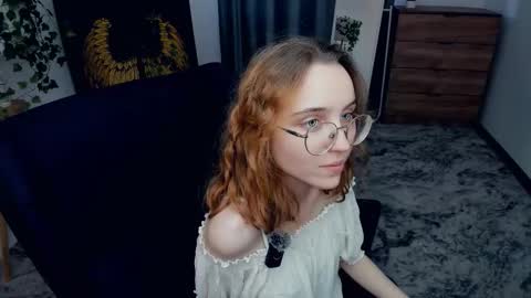 Snapshot of xo_lil_dream chatting on 09/10/25, 07:19 Kylie online show from 09/10/25, 07:19