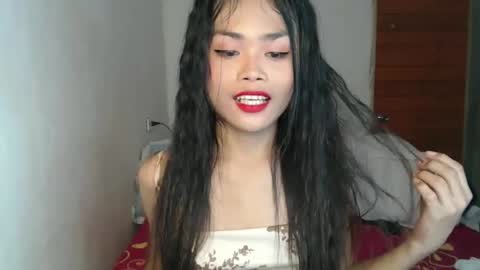 Snapshot of xpinaycreamcockx chatting on 10/17/25, 02:04 JHANA online show from 10/17/25, 02:04