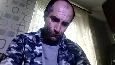 Snapshot of xploid1982 chatting on 10/21/25, 09:32 xploid1982 online show from 10/21/25, 09:32